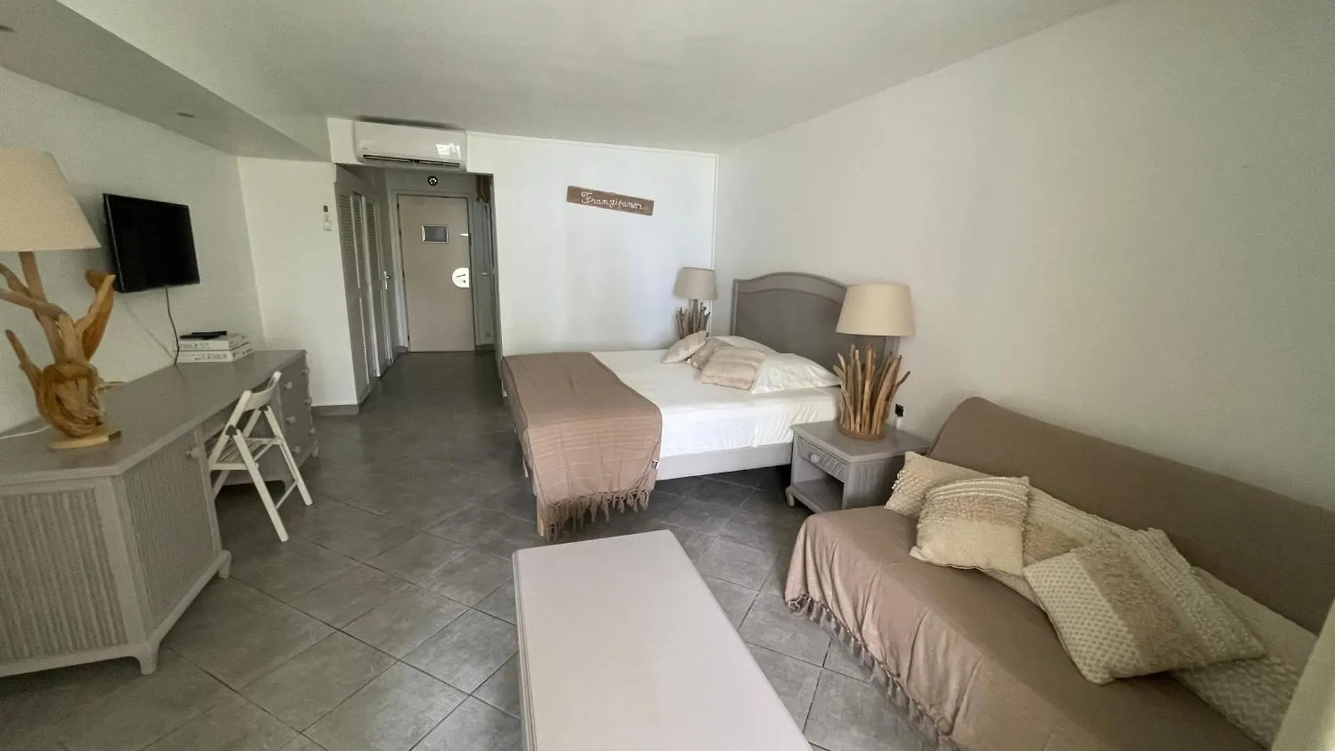 아파트 Studio Le Frangipanier Au Gosier Avec Plage - Location Prestige Caraibes 르 고지에