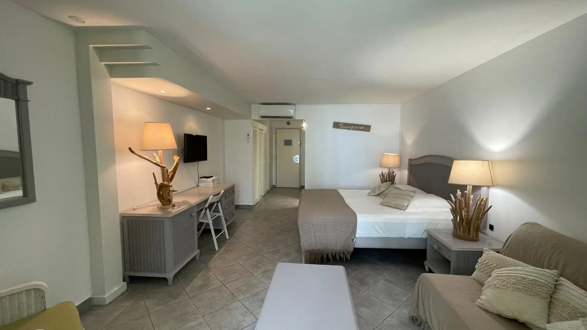 아파트 Studio Le Frangipanier Au Gosier Avec Plage - Location Prestige Caraibes 르 고지에