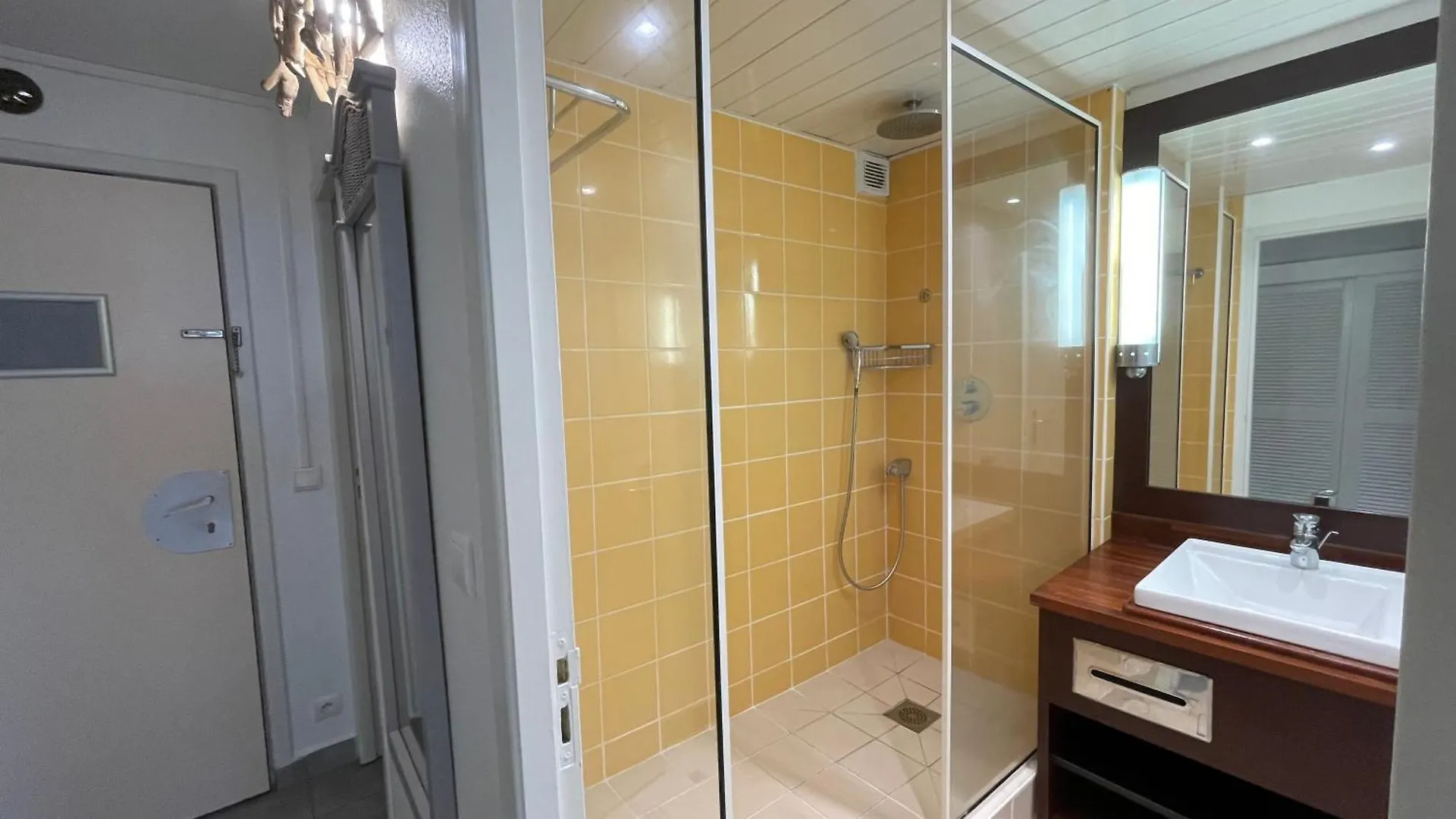 Studio Le Frangipanier Au Gosier Avec Plage - Location Prestige Caraibes 르 고지에 0*,  과달루프