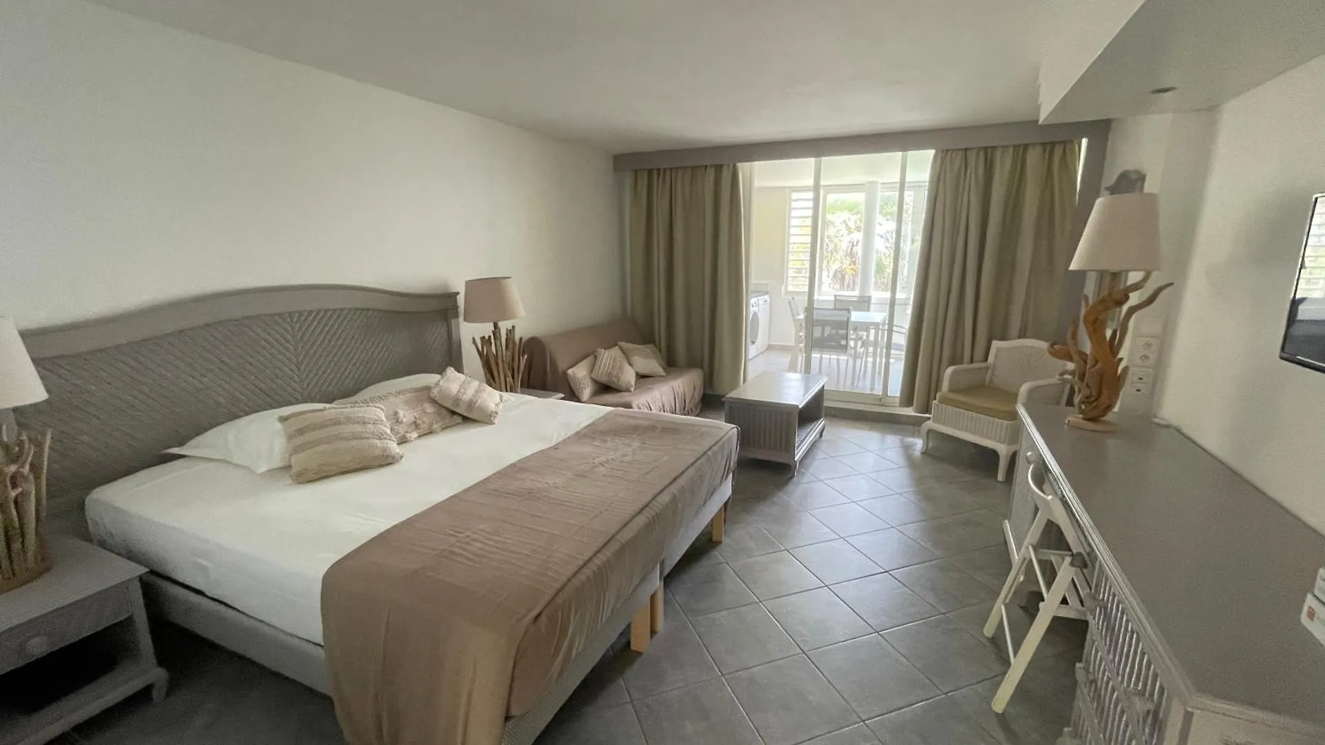 Studio Le Frangipanier Au Gosier Avec Plage - Location Prestige Caraibes 르 고지에